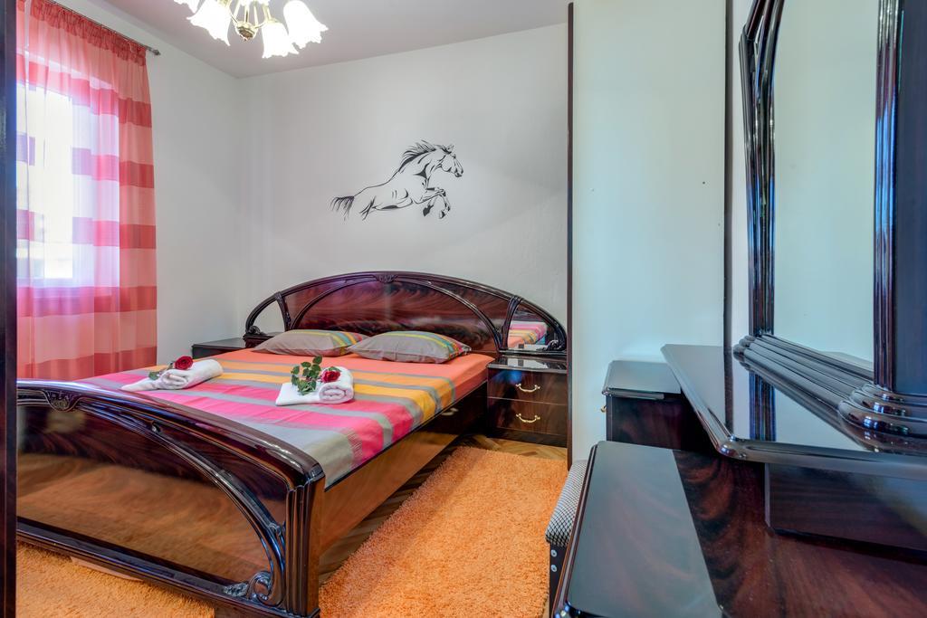 Apartment Marinely Kastela Ngoại thất bức ảnh